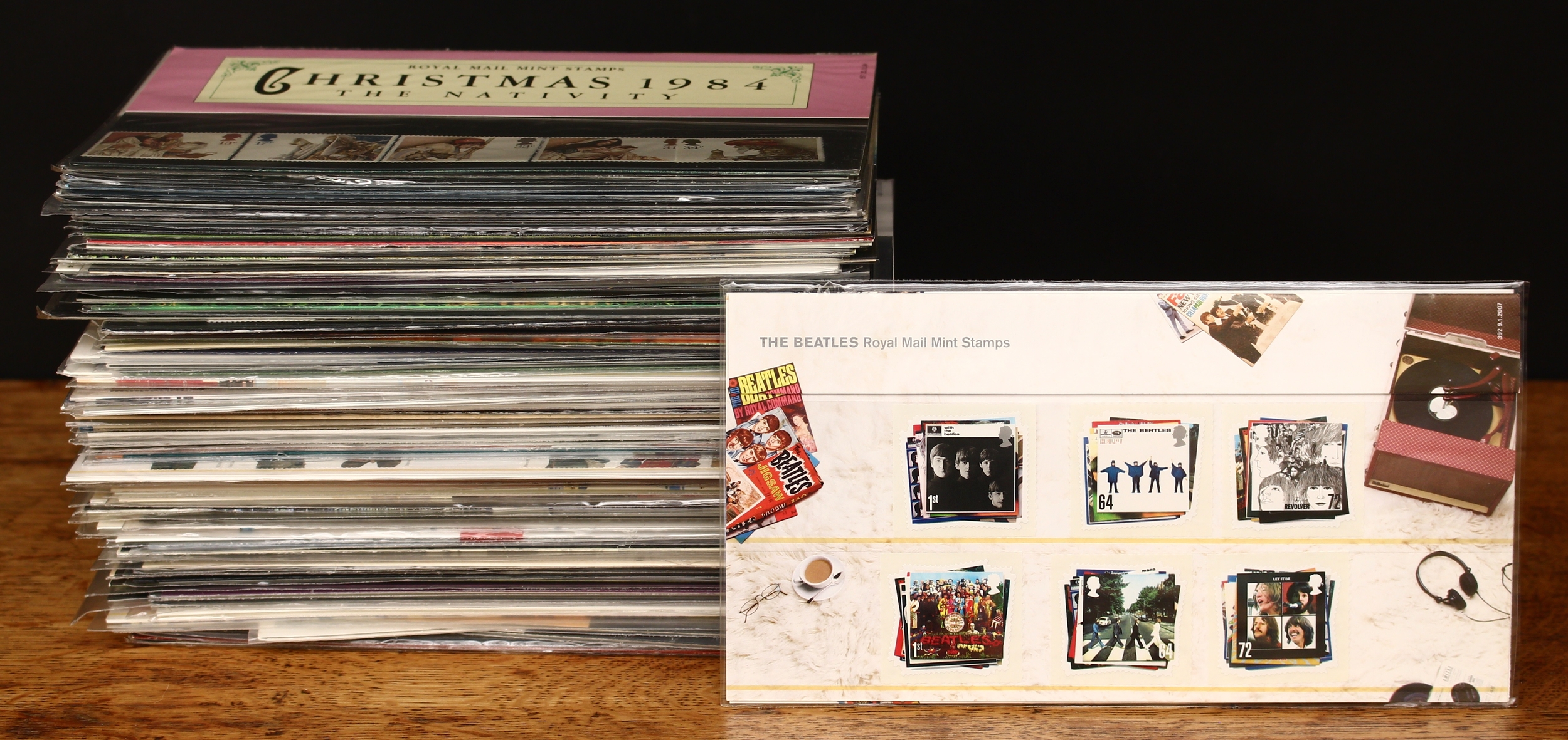 Stamps - QEII presentation pack selection, 1970's to 2000's, f/v approx £300, plenty of modern 1st stamps