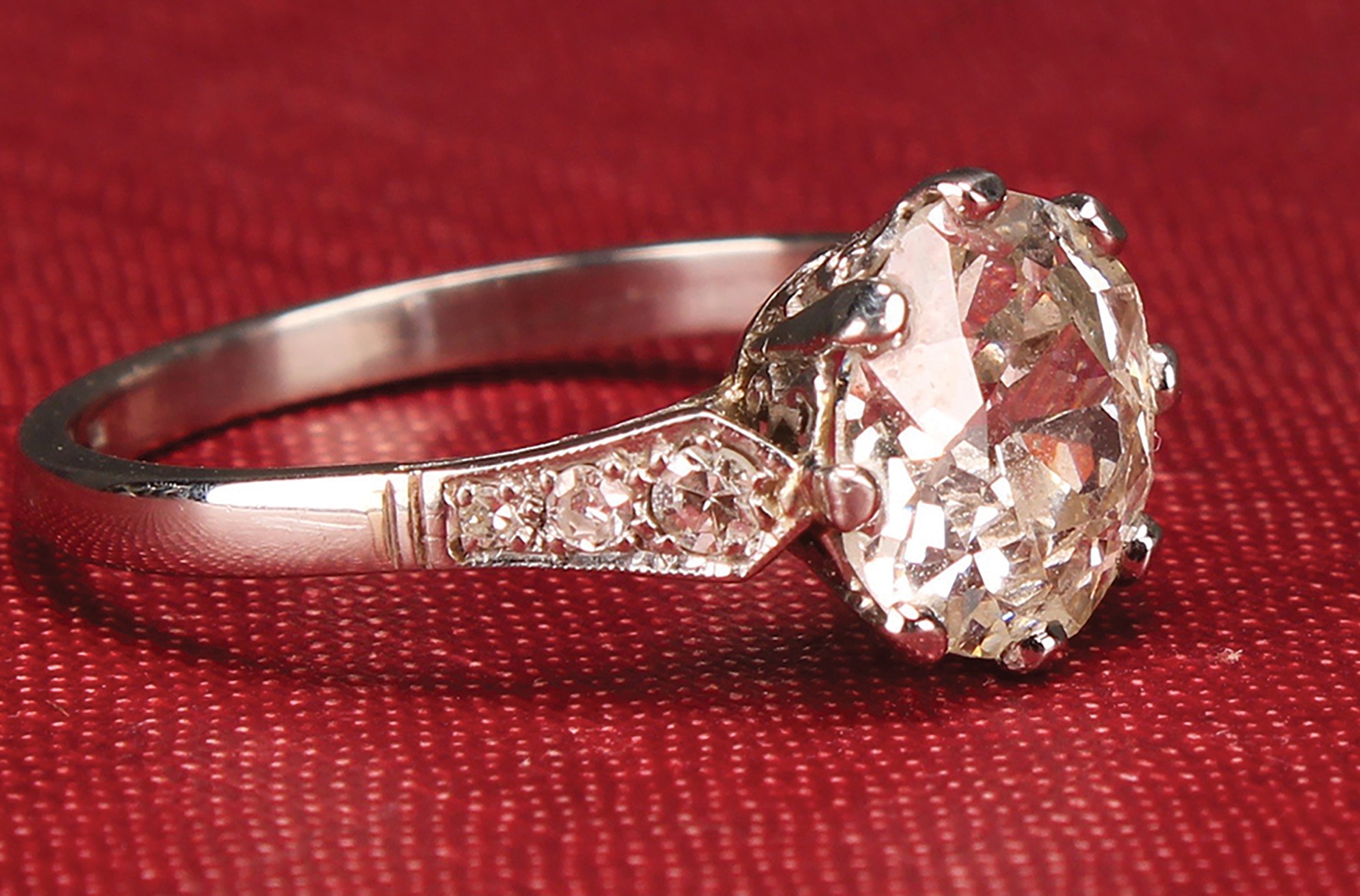 Jewellery Valuations Image